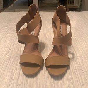 Steve Madden tan sandal